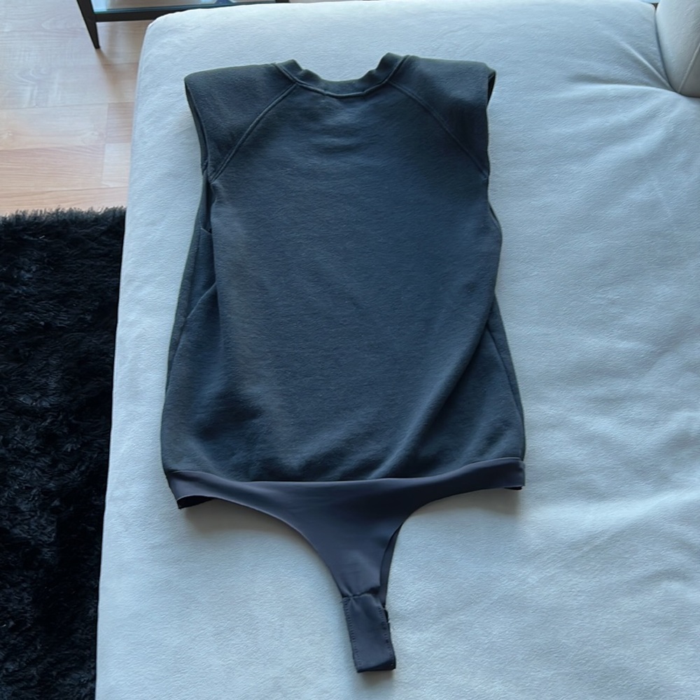 New JONATHAN SIMKHAI STANDARD
Channing Padded Shoulder Bodysuit Size XS - Picture 6 of 8